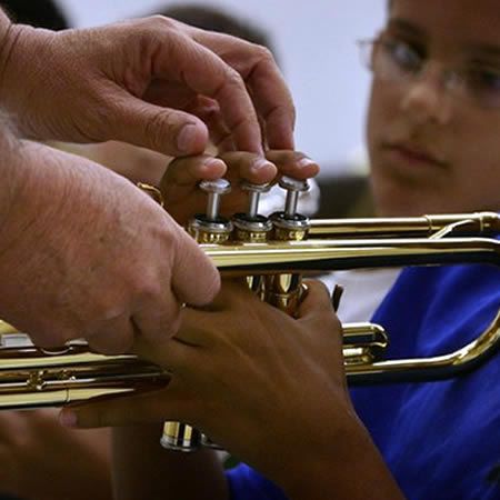 El alumno nuevo en la banda de música